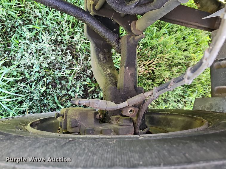 image for item DN8611 2004 GMC C7500  delivery truck