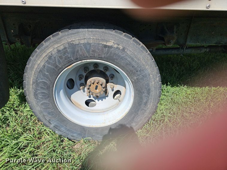 image for item DN8611 2004 GMC C7500  delivery truck