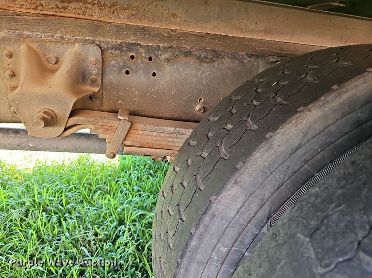 image for item DN8611 2004 GMC C7500  delivery truck