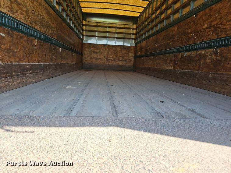 image for item DN8611 2004 GMC C7500  delivery truck