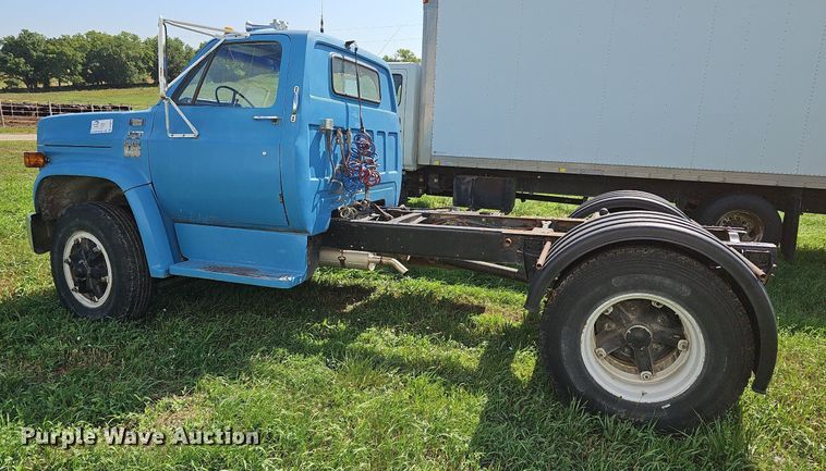 image for item DN8616 1978 Chevrolet Custom Deluxe 65  truck cab and chassis