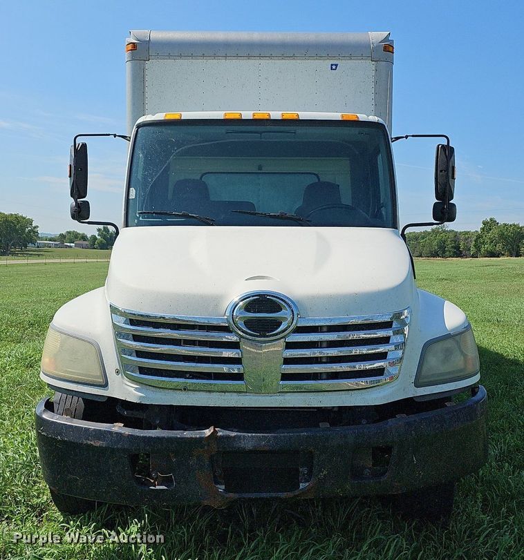 image for item DN8618 2007 Hino 338  delivery truck