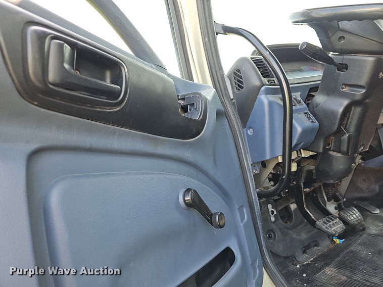 image for item DN8618 2007 Hino 338  delivery truck