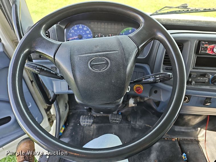 image for item DN8618 2007 Hino 338  delivery truck