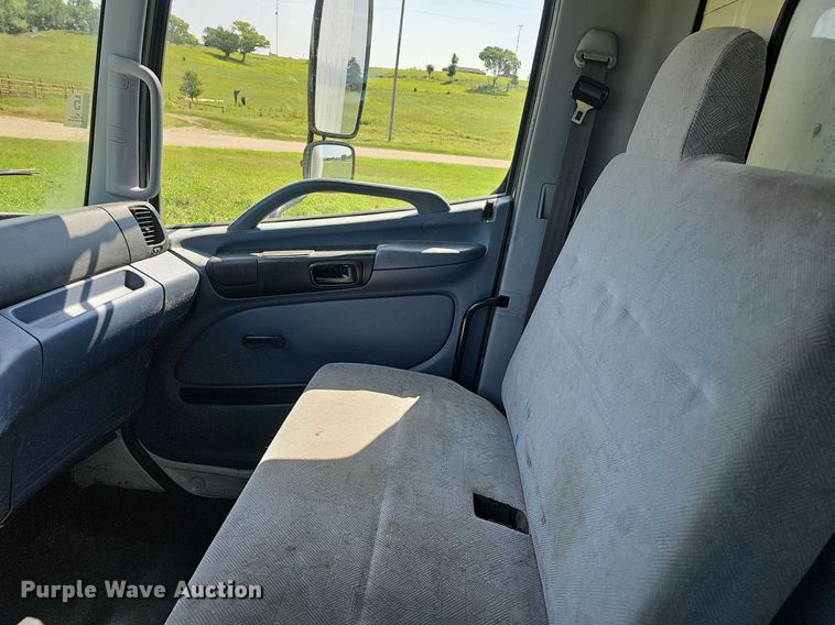 image for item DN8618 2007 Hino 338  delivery truck