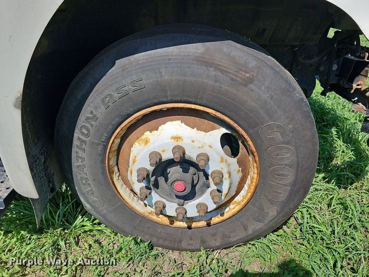 image for item DN8618 2007 Hino 338  delivery truck