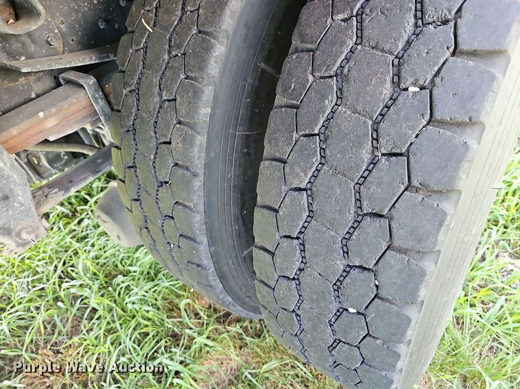 image for item DN8618 2007 Hino 338  delivery truck