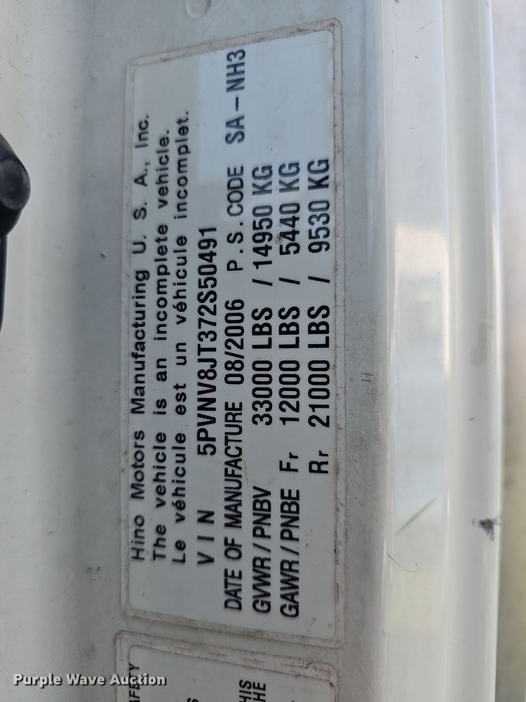 image for item DN8618 2007 Hino 338  delivery truck