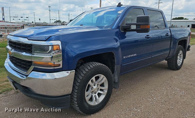 image for item DO2875 2017 Chevrolet Silverado 1500  Crew Cab pickup truck