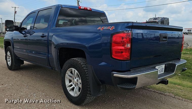 image for item DO2875 2017 Chevrolet Silverado 1500  Crew Cab pickup truck