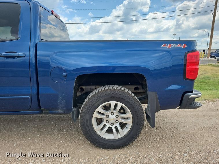 image for item DO2875 2017 Chevrolet Silverado 1500  Crew Cab pickup truck