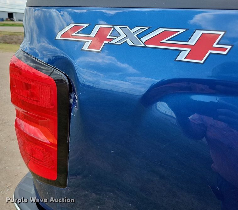 image for item DO2875 2017 Chevrolet Silverado 1500  Crew Cab pickup truck