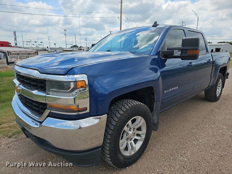 image for item DO2875 2017 Chevrolet Silverado 1500  Crew Cab pickup truck