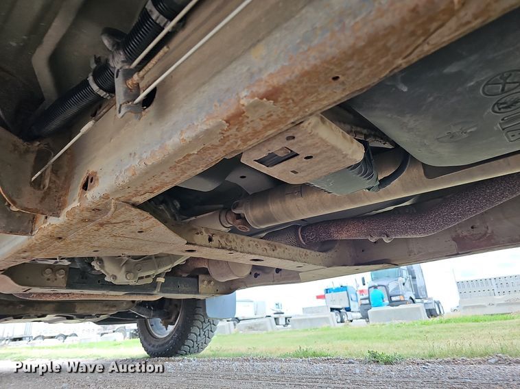 image for item DO2875 2017 Chevrolet Silverado 1500  Crew Cab pickup truck