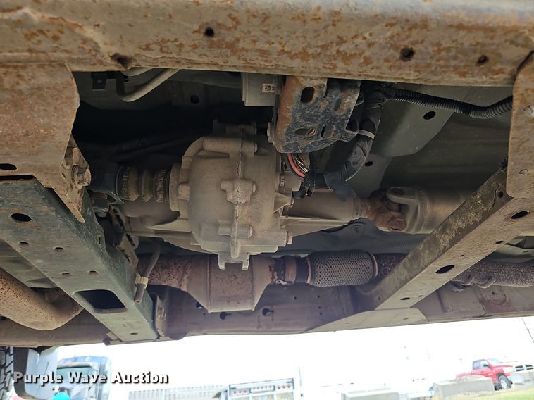 image for item DO2875 2017 Chevrolet Silverado 1500  Crew Cab pickup truck