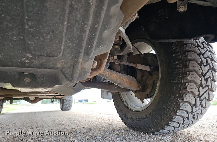 image for item DO2875 2017 Chevrolet Silverado 1500  Crew Cab pickup truck