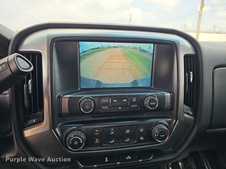 image for item DO2875 2017 Chevrolet Silverado 1500  Crew Cab pickup truck