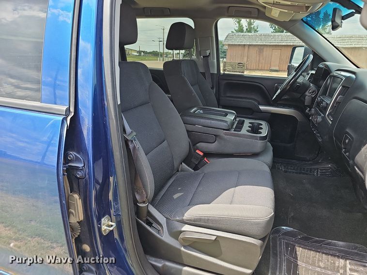 image for item DO2875 2017 Chevrolet Silverado 1500  Crew Cab pickup truck