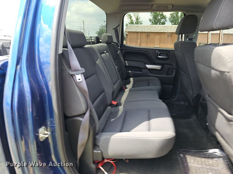 image for item DO2875 2017 Chevrolet Silverado 1500  Crew Cab pickup truck