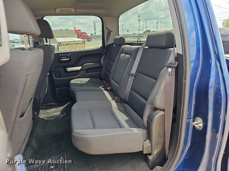 image for item DO2875 2017 Chevrolet Silverado 1500  Crew Cab pickup truck