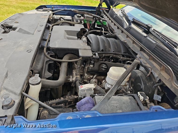 image for item DO2875 2017 Chevrolet Silverado 1500  Crew Cab pickup truck