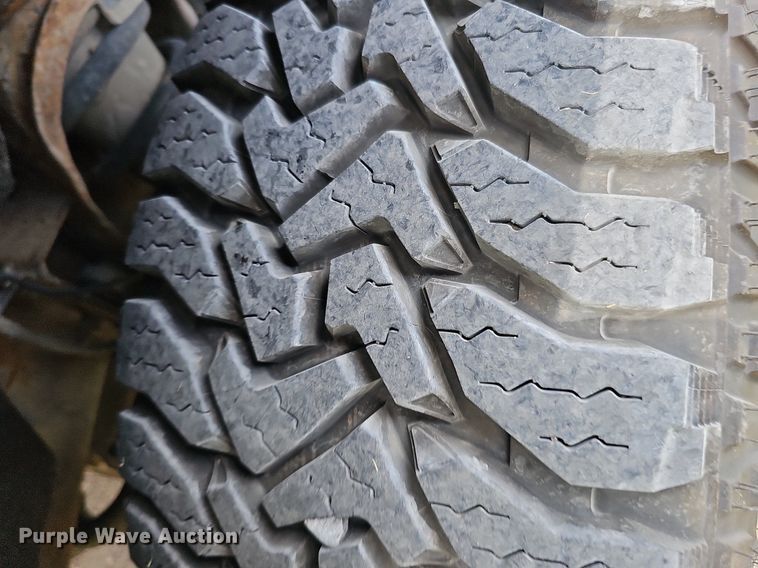 image for item DO2875 2017 Chevrolet Silverado 1500  Crew Cab pickup truck