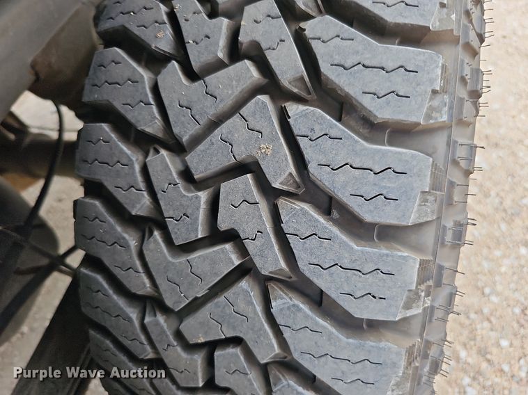 image for item DO2875 2017 Chevrolet Silverado 1500  Crew Cab pickup truck