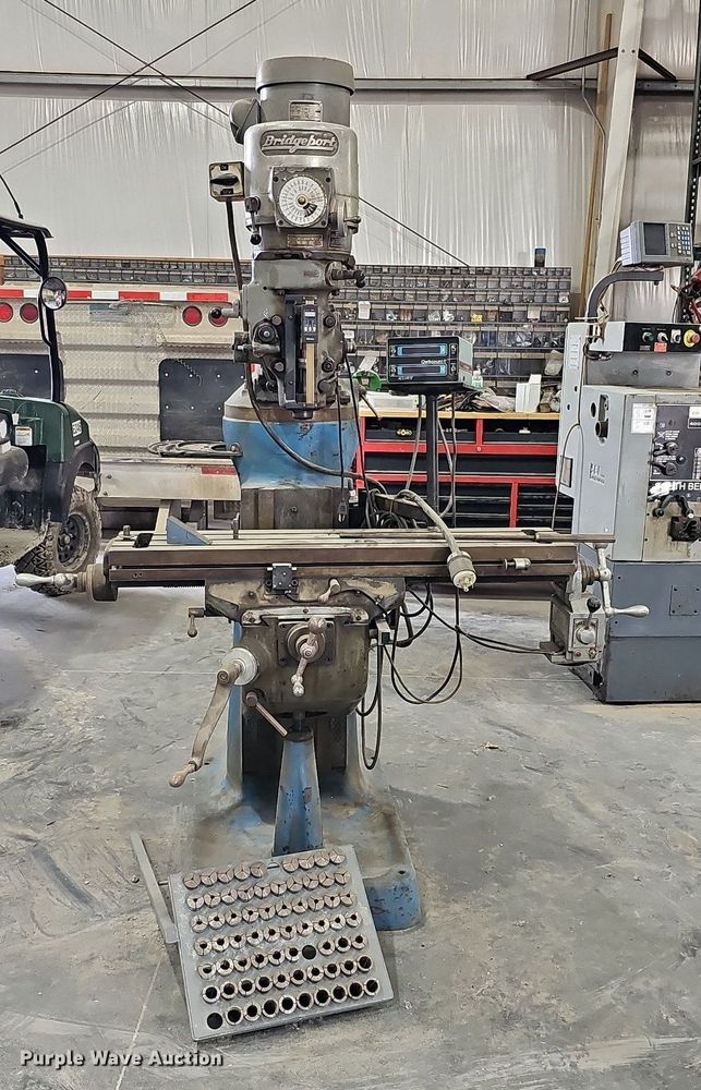 image for item DO2881 Bridgeport 44641  milling machine