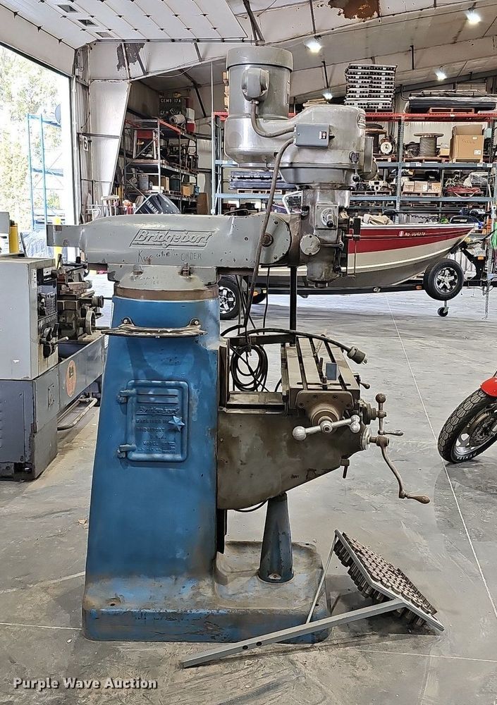 image for item DO2881 Bridgeport 44641  milling machine
