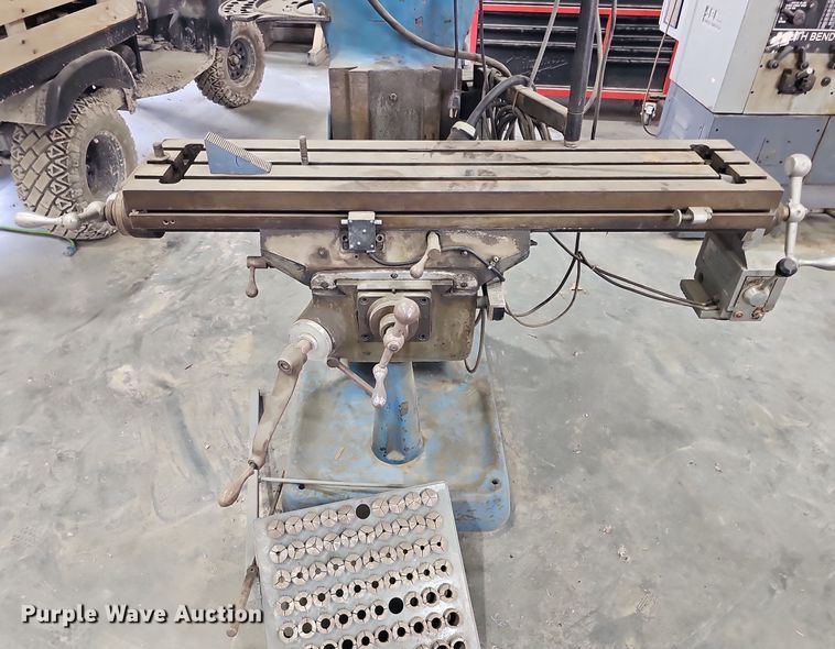 image for item DO2881 Bridgeport 44641  milling machine
