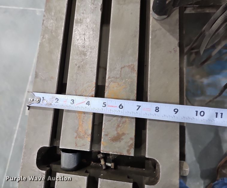 image for item DO2881 Bridgeport 44641  milling machine