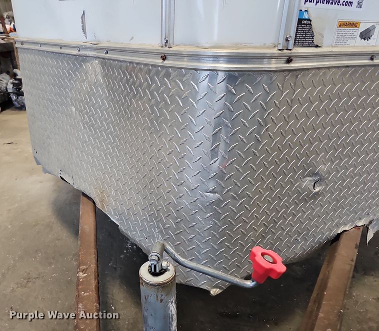 image for item DO2908 2012 H&H  enclosed cargo trailer