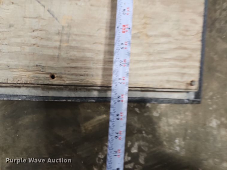 image for item DO2908 2012 H&H  enclosed cargo trailer