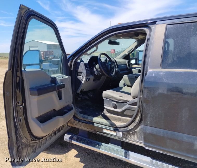 image for item DP3322 2018 Ford F450 Super Duty  Crew Cab flatbed truck