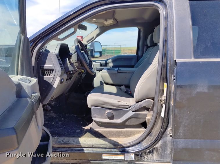 image for item DP3322 2018 Ford F450 Super Duty  Crew Cab flatbed truck