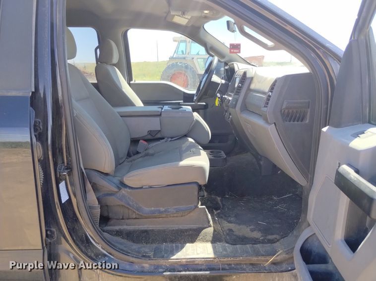 image for item DP3322 2018 Ford F450 Super Duty  Crew Cab flatbed truck