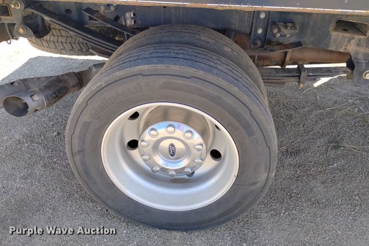 image for item DP3322 2018 Ford F450 Super Duty  Crew Cab flatbed truck