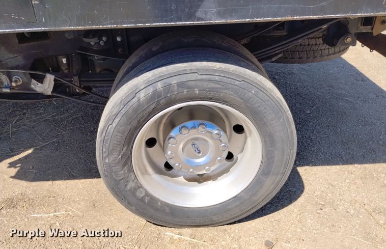 image for item DP3322 2018 Ford F450 Super Duty  Crew Cab flatbed truck