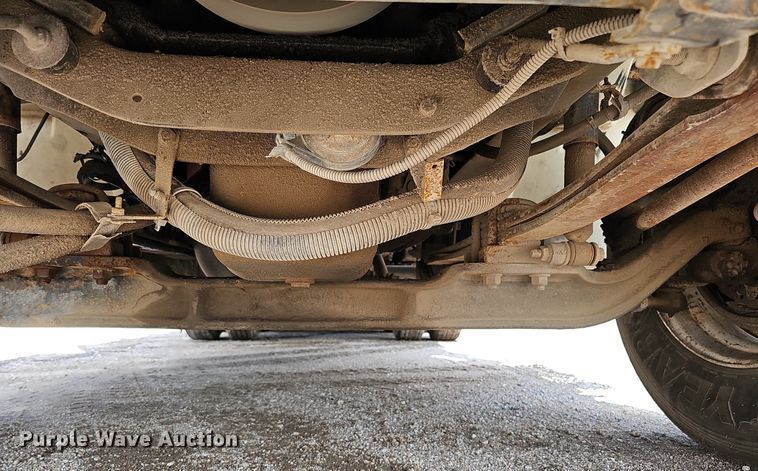 image for item DQ0088 2004 International 4300  refuse truck