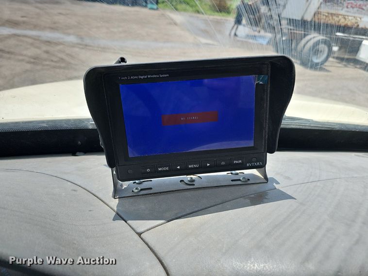 image for item DQ0088 2004 International 4300  refuse truck