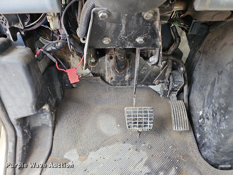 image for item DQ0088 2004 International 4300  refuse truck