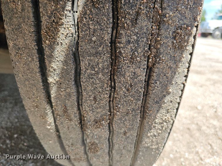 image for item DQ0088 2004 International 4300  refuse truck