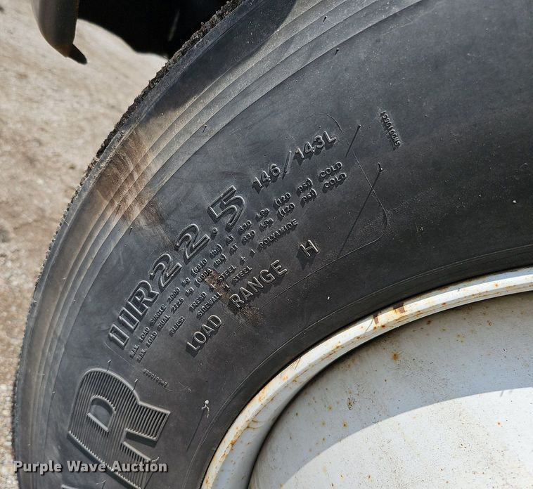 image for item DQ0088 2004 International 4300  refuse truck