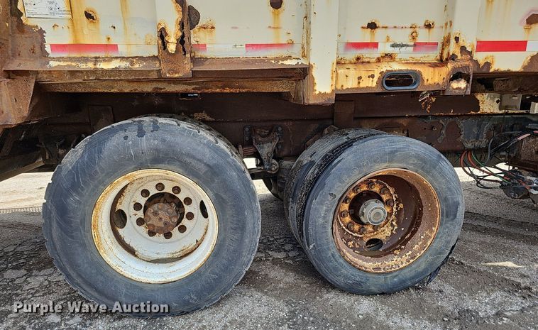 image for item DQ0088 2004 International 4300  refuse truck