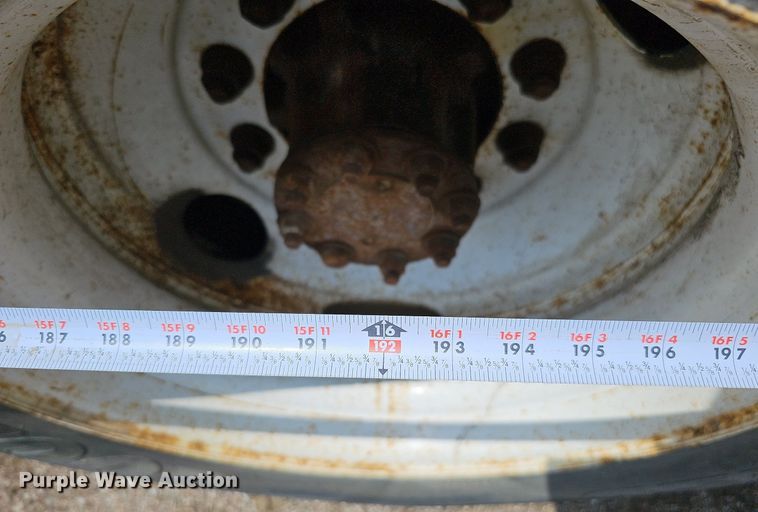 image for item DQ0088 2004 International 4300  refuse truck