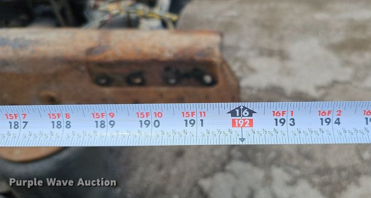 image for item DQ0089 2014 Peterbilt 382  truck cab and chassis