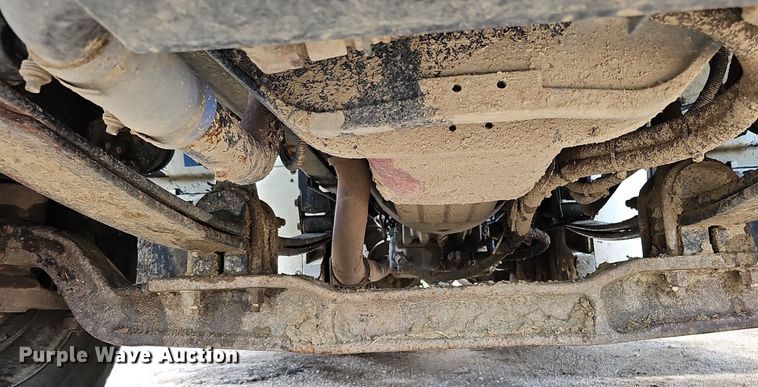 image for item DQ0089 2014 Peterbilt 382  truck cab and chassis