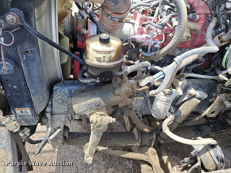 image for item DQ0089 2014 Peterbilt 382  truck cab and chassis