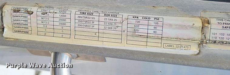 image for item DQ0089 2014 Peterbilt 382  truck cab and chassis