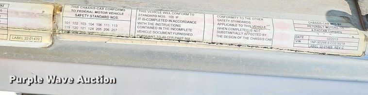 image for item DQ0089 2014 Peterbilt 382  truck cab and chassis